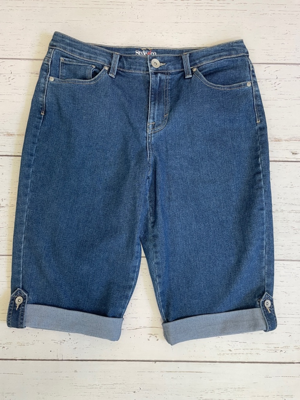 Style & Co. Denim Cuffed Skimmer Shorts/Capri Jeans w/button at Hem, sz 10